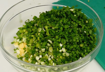 Фото шага рецепта Пирожки с луком и яйцом 136665 шаг 6  