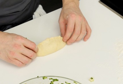 Фото шага рецепта Пирожки с луком и яйцом 136665 шаг 7  