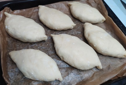 Фото шага рецепта Пирожки с персиком 190167 шаг 10  