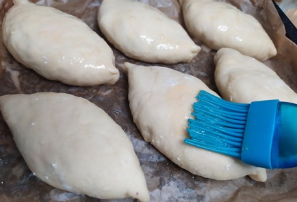 Фото шага рецепта Пирожки с персиком 190167 шаг 11  