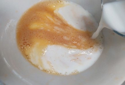 Фото шага рецепта Пирожки с персиком 190167 шаг 2  