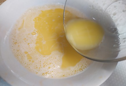 Фото шага рецепта Пирожки с персиком 190167 шаг 3  