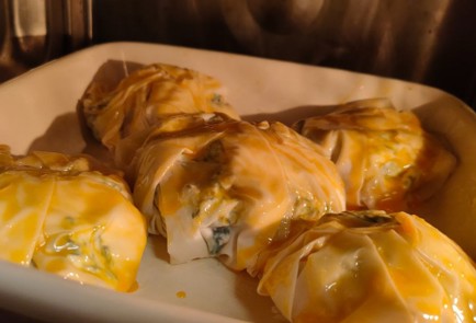 Фото шага рецепта Пирожки с рикоттой и шпинатом 188638 шаг 16