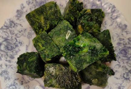 Фото шага рецепта Пирожки с рикоттой и шпинатом 188638 шаг 2