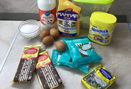 Фото шага рецепта Пирожное Баунти 152223 шаг 1  