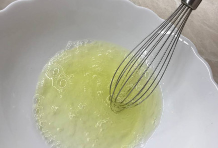 Фото шага рецепта Пирожное Баунти 152223 шаг 6  