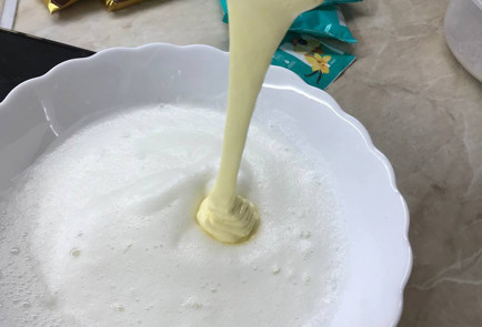 Фото шага рецепта Пирожное Баунти 152223 шаг 8  