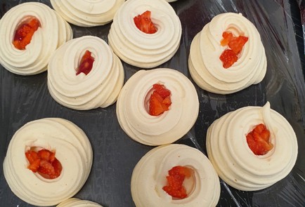 Фото шага рецепта Пирожные МиниПавлова 152969 шаг 1  