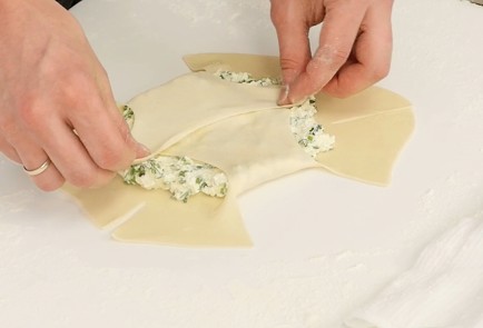 Фото шага рецепта Лепешка плацинда с творогом 114374 шаг 8  