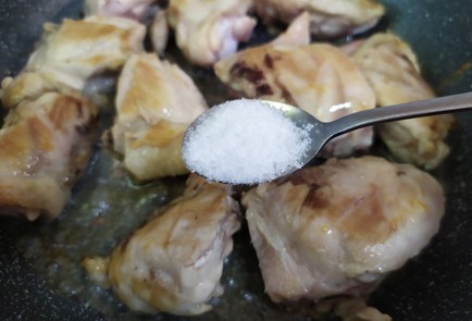 Фото шага рецепта Плов с курицей 190145 шаг 3  