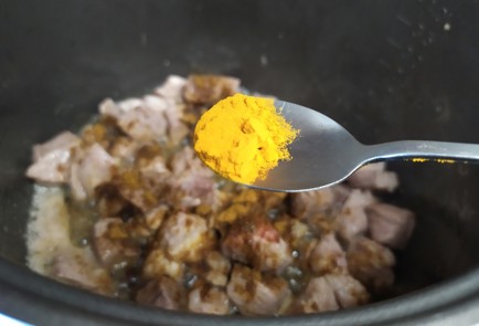 Фото шага рецепта Плов в мультиварке 188935 шаг 6  