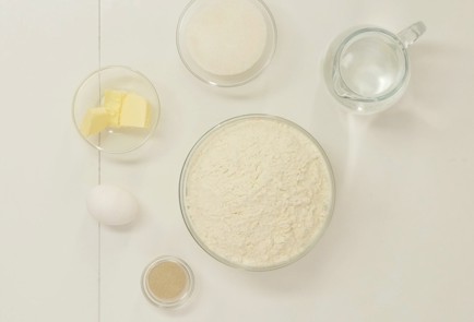 Фото шага рецепта Плюшки 126118 шаг 1  