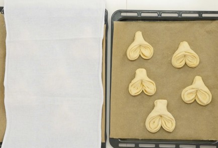 Фото шага рецепта Плюшки 126118 шаг 8  