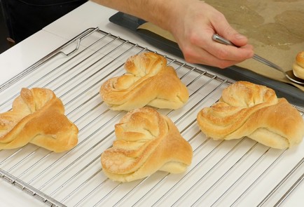 Фото шага рецепта Плюшки 126118 шаг 9  