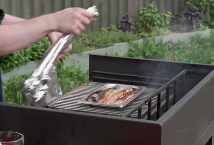 Фото шага рецепта Подкопченная скумбрия на мангале с терияки 174464 шаг 8  