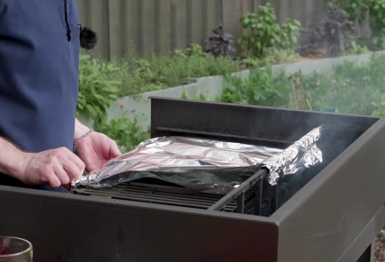 Фото шага рецепта Подкопченная скумбрия на мангале с терияки 174464 шаг 9  