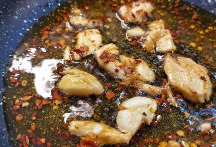 Фото шага рецепта Подосиновики обжаренные в сливочном масле с яйцом 151961 шаг 2  