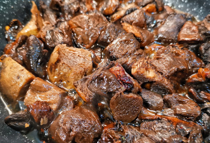 Фото шага рецепта Подосиновики обжаренные в сливочном масле с яйцом 151961 шаг 3  