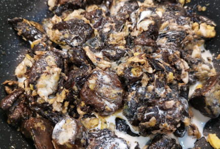 Фото шага рецепта Подосиновики обжаренные в сливочном масле с яйцом 151961 шаг 8  