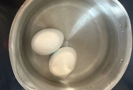 Фото шага рецепта Поке с тунцом овощами и яйцом 189768 шаг 2  