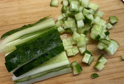 Фото шага рецепта Поке с тунцом овощами и яйцом 189768 шаг 4  