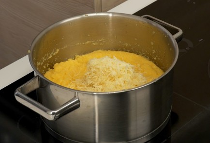 Фото шага рецепта Полента с креветками 43002 шаг 1  