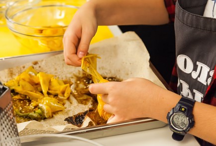 Фото шага рецепта Полезный салат из авокадо батата и болгарского перца 93971 шаг 1  