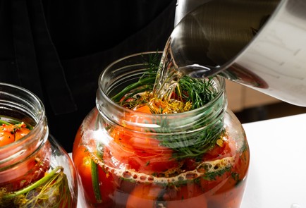 Фото шага рецепта Помидоры на зиму с сюрпризом 139614 шаг 7  