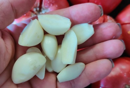 Фото шага рецепта Помидоры с чесноком в духовке 189925 шаг 5  