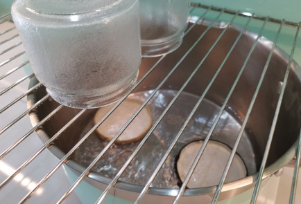 Фото шага рецепта Помидоры в банке 190255 шаг 3  