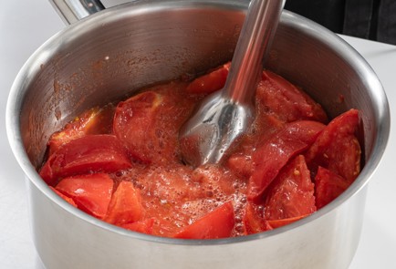 Фото шага рецепта Помидоры в собственном соку на зиму 174362 шаг 4  