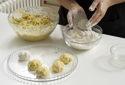 Фото шага рецепта Пончики из кабачков 152822 шаг 10  