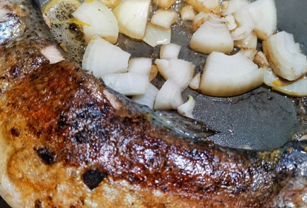 Фото шага рецепта Порционная форель на сковороде 173693 шаг 11  