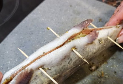 Фото шага рецепта Порционная форель на сковороде 173693 шаг 9  