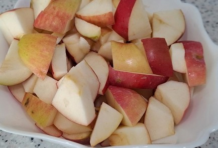 Фото шага рецепта Порционные бисквиты с яблоками персиком и малиной 190347 шаг 7  