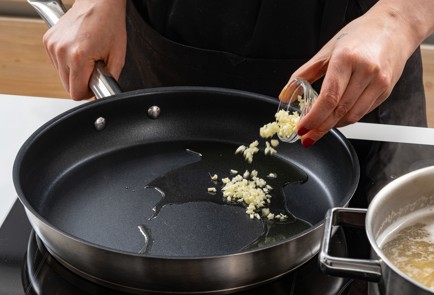 Фото шага рецепта Постная паста альфредо с сейтаном 176035 шаг 4  