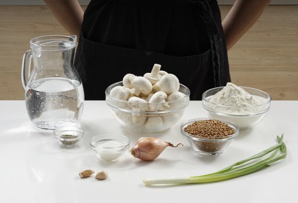 Фото шага рецепта Постные блины с сытной грибной начинкой 173363 шаг 1  