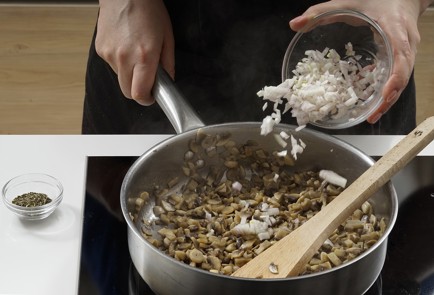 Фото шага рецепта Постные блины с сытной грибной начинкой 173363 шаг 11  