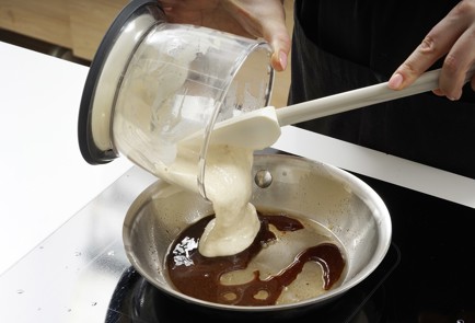 Фото шага рецепта Постные блины со сладкой начинкой 173365 шаг 10  