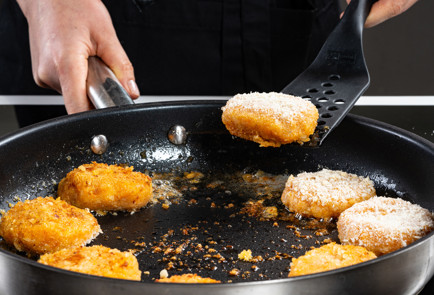 Фото шага рецепта Постные котлеты из батата с чечевицей 191254 шаг 11  