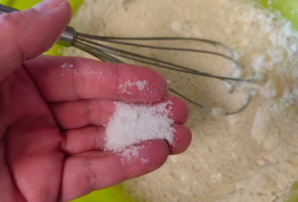 Фото шага рецепта Постные лепешки с луком и укропом 188921 шаг 4  