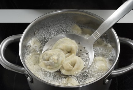 Фото шага рецепта Постные пельмени с баклажаном и копченым тофу 173371 шаг 9  