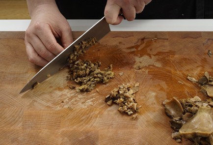 Фото шага рецепта Постные пельмени с грибами и картошкой 173372 шаг 6  