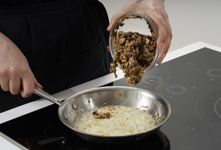 Фото шага рецепта Постные пельмени с грибами и картошкой 173372 шаг 7  