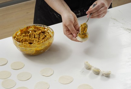 Фото шага рецепта Постные пельмени с тыквой и кедровыми орешками 173373 шаг 10  