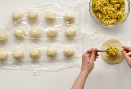 Фото шага рецепта Постные пирожки с капустой 151793 шаг 12  