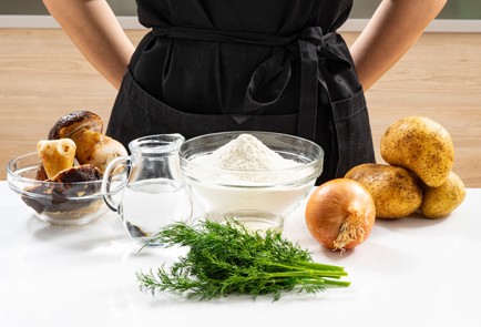 Фото шага рецепта Постные вареники с картошкой и грибами 176088 шаг 1  