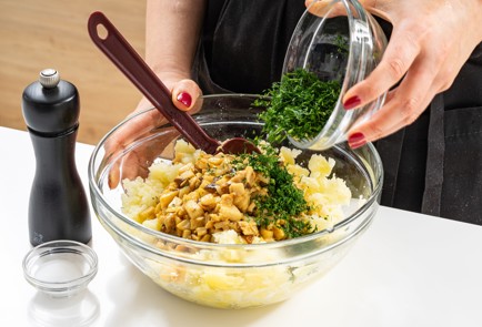 Фото шага рецепта Постные вареники с картошкой и грибами 176088 шаг 10  