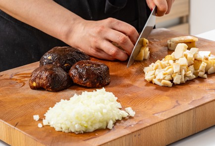 Фото шага рецепта Постные вареники с картошкой и грибами 176088 шаг 6  