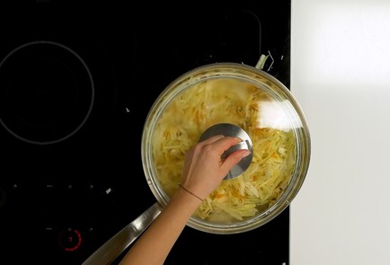 Фото шага рецепта Постный пирог с капустой 140552 шаг 8  